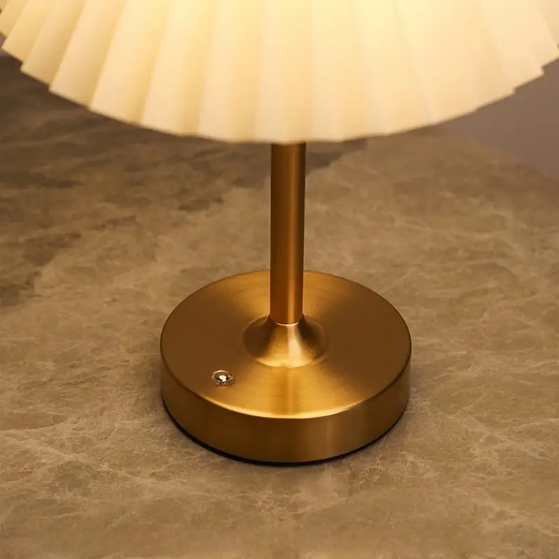 Retro Recharge Glow Lamp - Telescopic Alexa Elegance