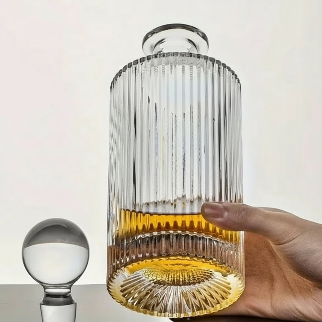Vintage Ribbed Whiskey Decanter – Solo Edition